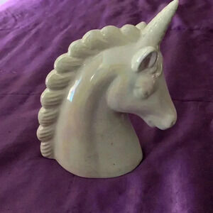 🤑5 for $25  
Irradecent unicorn coin statue